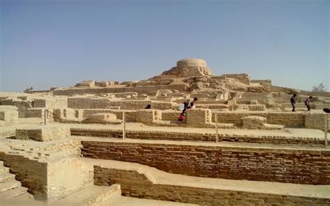 what happened to mohenjo daro.